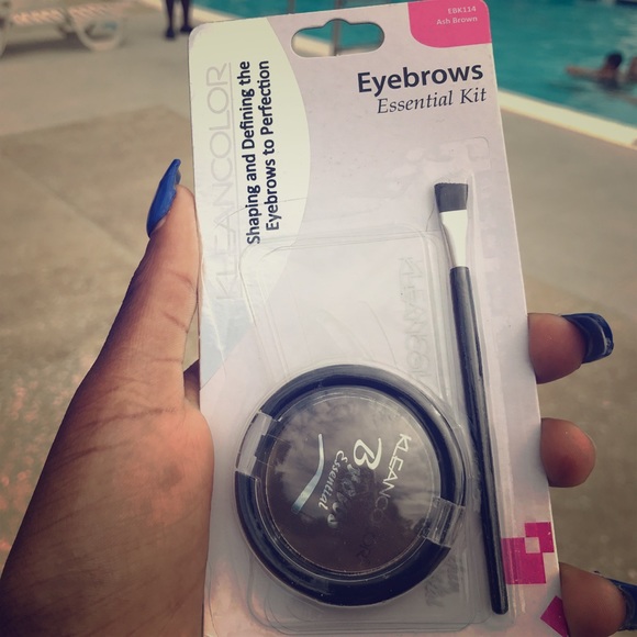 Ash Brown Eyebrow Kit - Picture 1 of 3